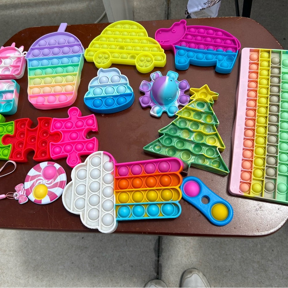 Lots of fidget toys